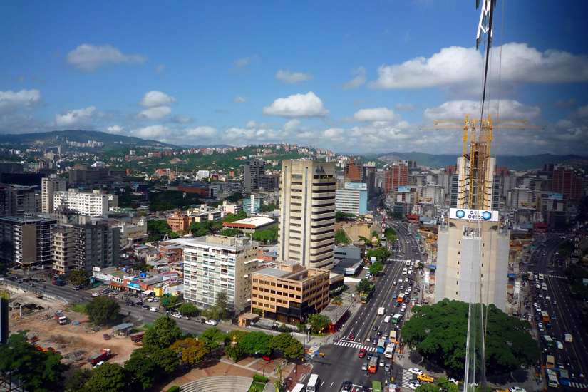Entering Caracas 2 004